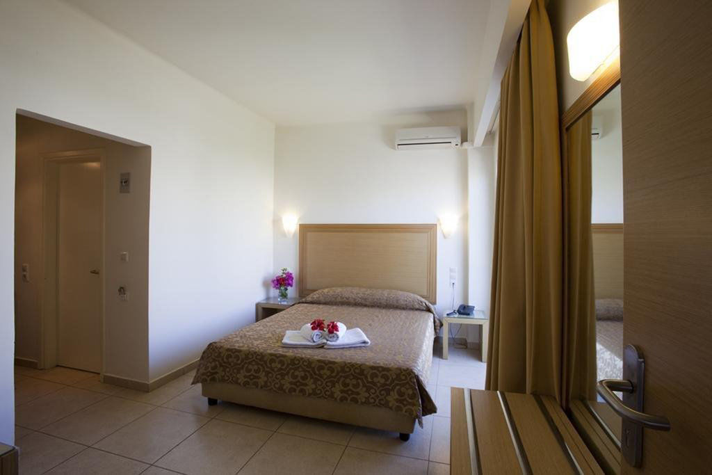 Itanos Hotel Сития Екстериор снимка